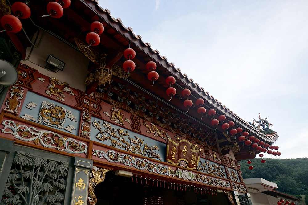 森美兰小众景点|武来岸石拿督庙一日游:140年历史、山丘上的庙宇 - 环球日记 Fishagrams - 旅行部落格 武来岸石拿督庙