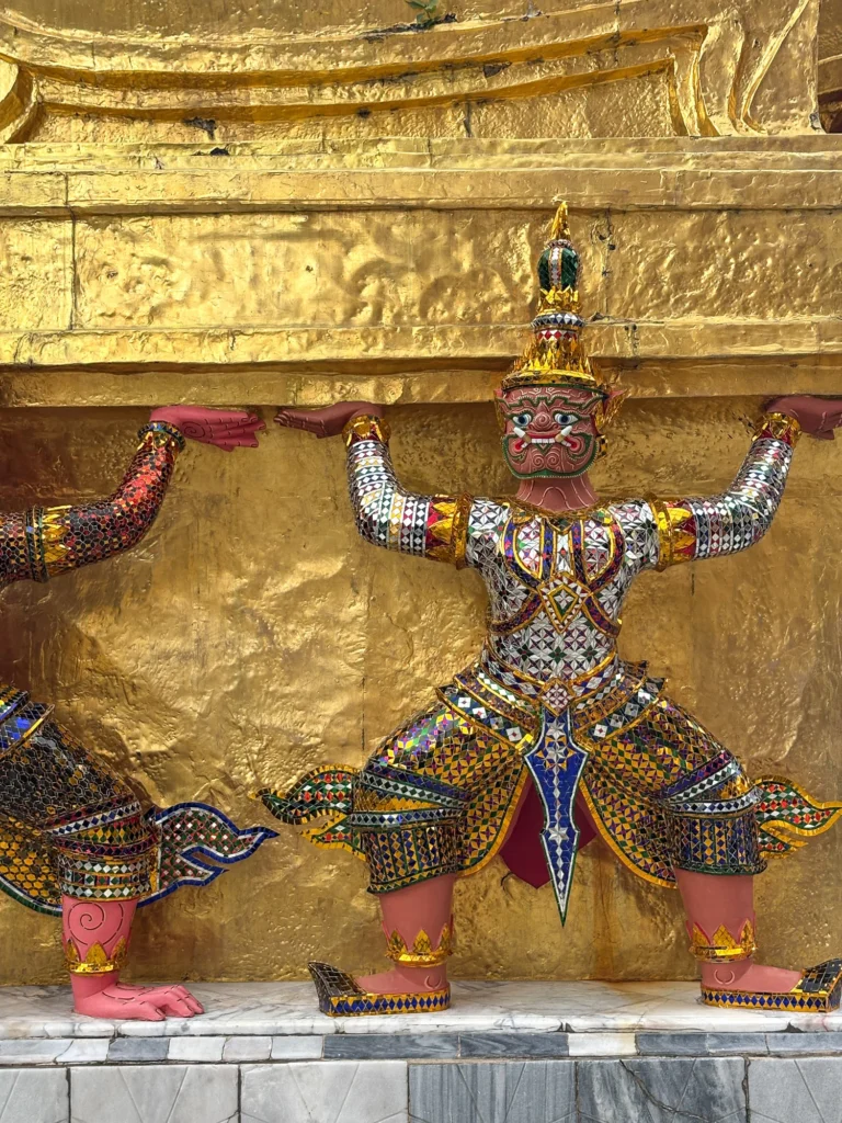 曼谷寺庙一日游|大皇宫、Wat Arun、长尾船、Big Buddha到Talat Phlu - Fishagrams | 旅人小鱼 Fishagrams | 旅人小鱼