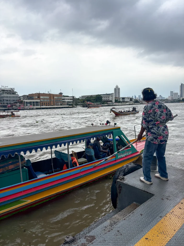 曼谷寺庙一日游|大皇宫、Wat Arun、长尾船、Big Buddha到Talat Phlu - Fishagrams | 旅人小鱼 Fishagrams | 旅人小鱼