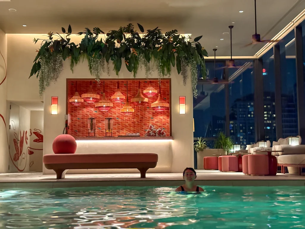 KROMO Bangkok 5晚酒店评测:半透明浴缸?藏宝石游戏? - Fishagrams | 旅人小鱼 Fishagrams | 旅人小鱼