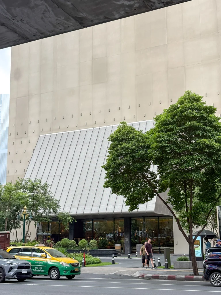 KROMO Bangkok 5晚酒店评测:半透明浴缸?藏宝石游戏? - Fishagrams | 旅人小鱼 Fishagrams | 旅人小鱼