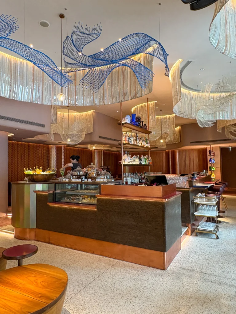KROMO Bangkok 5晚酒店评测:半透明浴缸?藏宝石游戏? - Fishagrams | 旅人小鱼 Fishagrams | 旅人小鱼