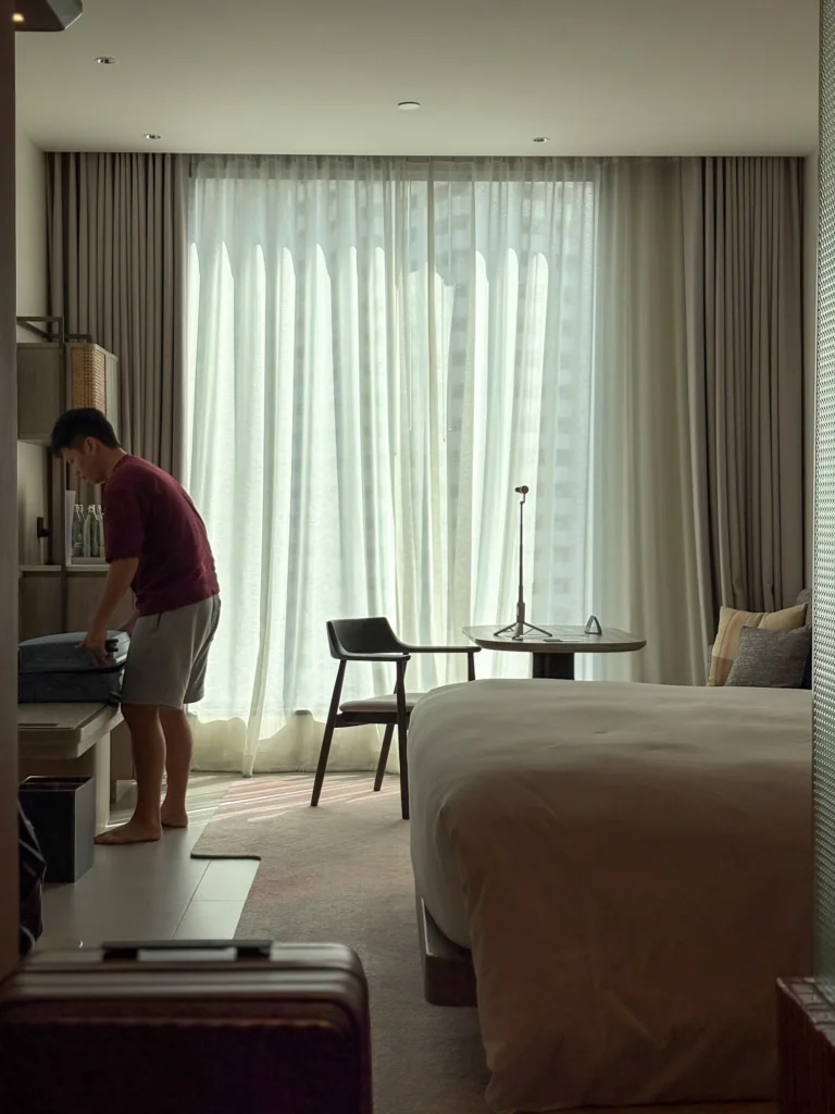 KROMO Bangkok 5晚酒店评测:半透明浴缸?藏宝石游戏? - Fishagrams | 旅人小鱼 Fishagrams | 旅人小鱼